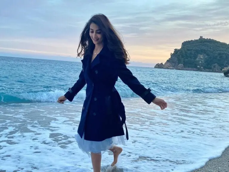 #Thalapathy65 team paying a huge for Pooja Hegde