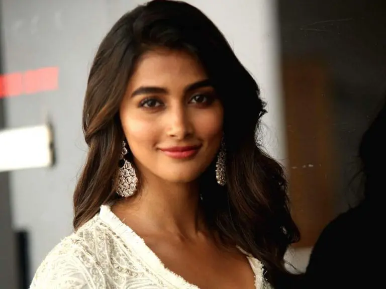 Pooja Hegde tests Covid positive, isolates herself