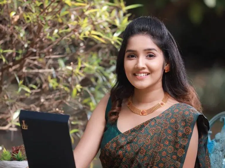 Young actress Anikha bags two Tollywood films