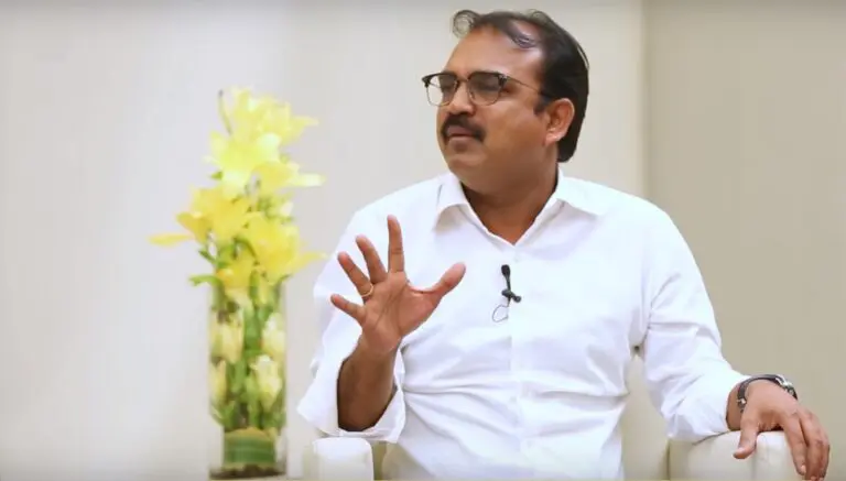 Still Koratala Siva in safe position even after compensating the Acharya losses