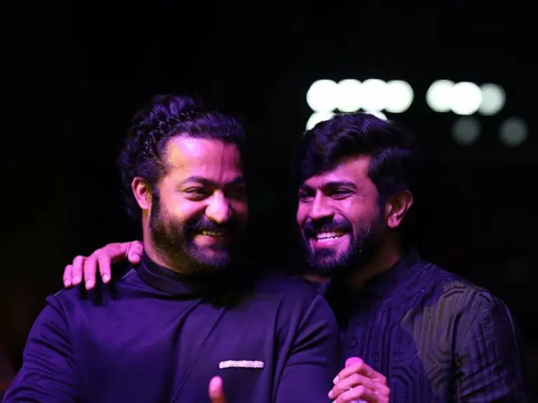 దర్శకుల కెరీర్ తో ఆడుకుంటున్న రామ్ చరణ్ – ఎన్టీఆర్