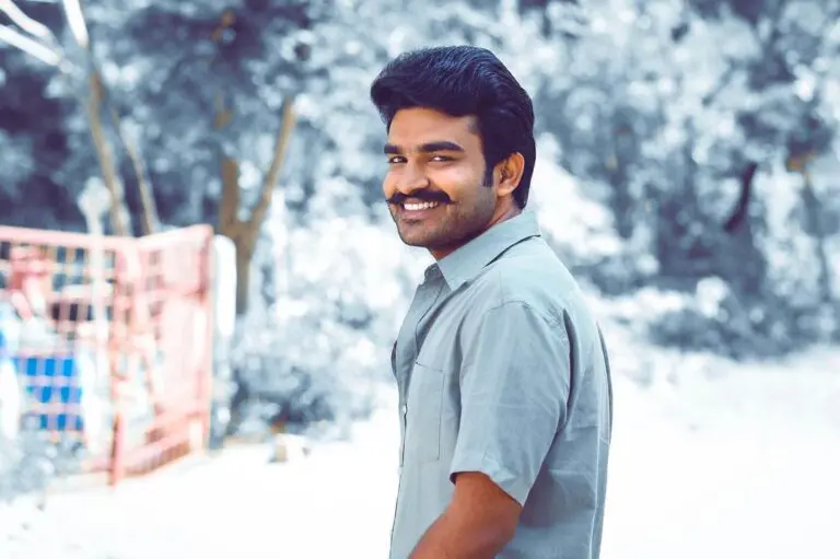 Netizens troll Kiran Abbavaram for his publicity stunts