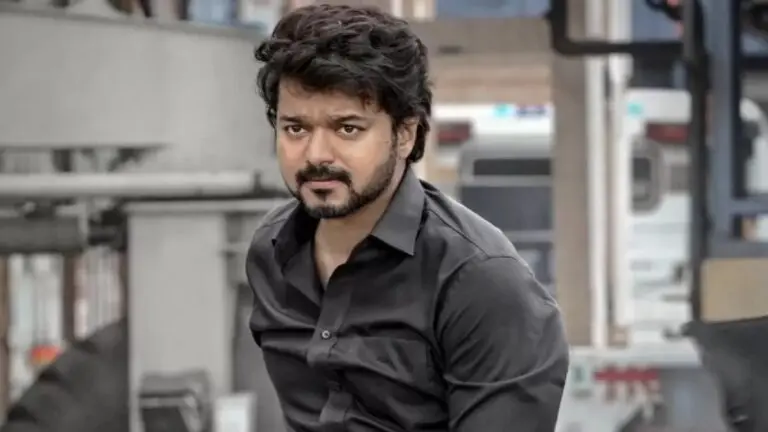 తెలుగు బాక్సాఫీస్ వద్ద తమ హీరో స్థాయిని ఎక్కువగా ఊహించుకుంటున్న విజయ్ అభిమానులు