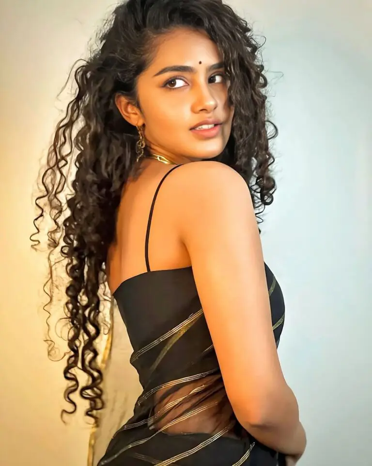 Anupama Parameswaran hot still from recent photoshoot