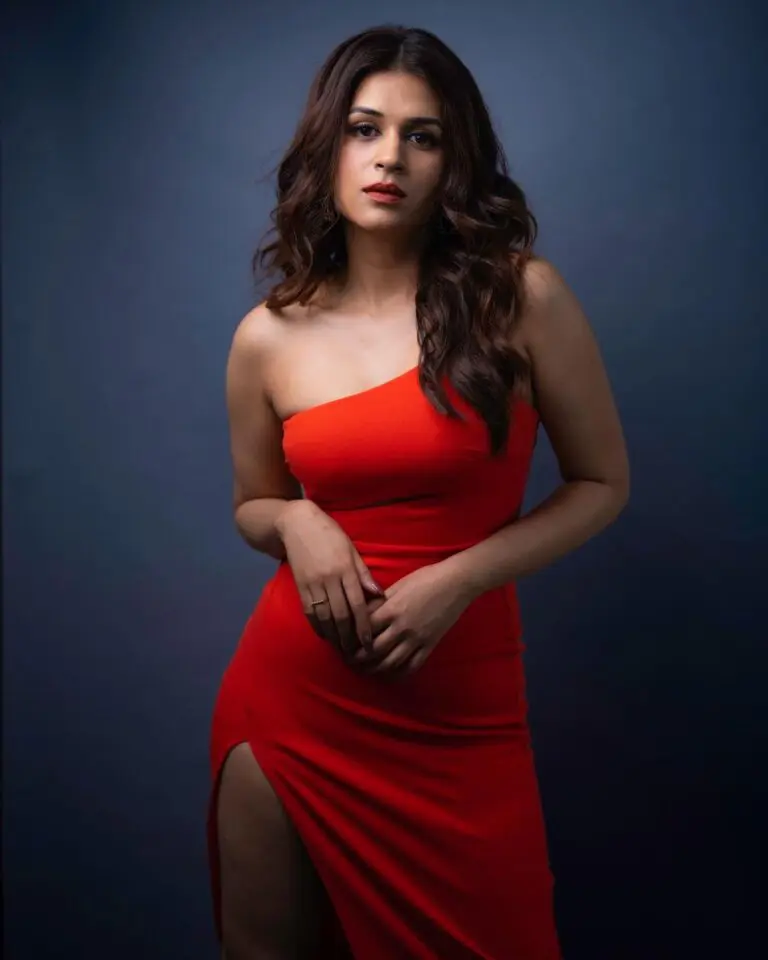 Shraddha Das Dazzling Hot Photos