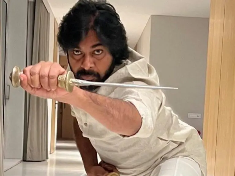 రెండు దశాబ్దాల తర్వాత మార్షల్ ఆర్ట్స్ లోకి అడుగు పెట్టిన పవన్ కళ్యాణ్