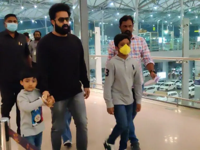 ఎన్టీఆర్ హాలిడే ట్రిప్ తో ఆందోళన చెందుతున్న అభిమానులు