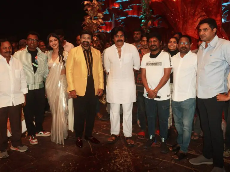 Pawan Kalyan:  వీరసింహారెడ్డి సెట్స్ లో కనిపించిన వీరమల్లు