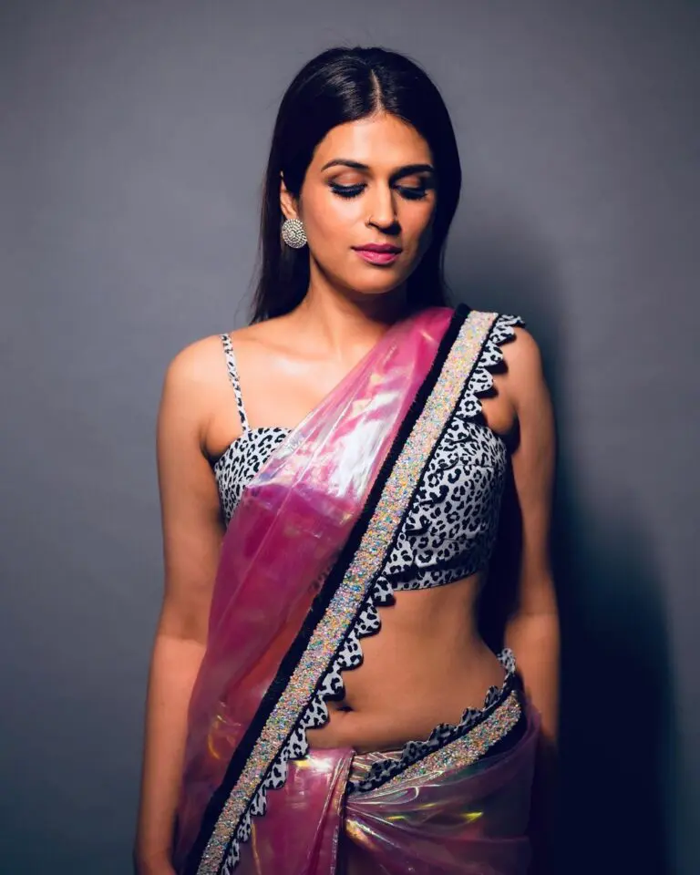 Shraddha Das Scintillating Hot Phots
