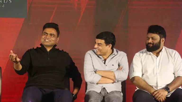 Varisu team: అతిగా ప్రవర్తిస్తున్న వారిసు చిత్ర బృందం