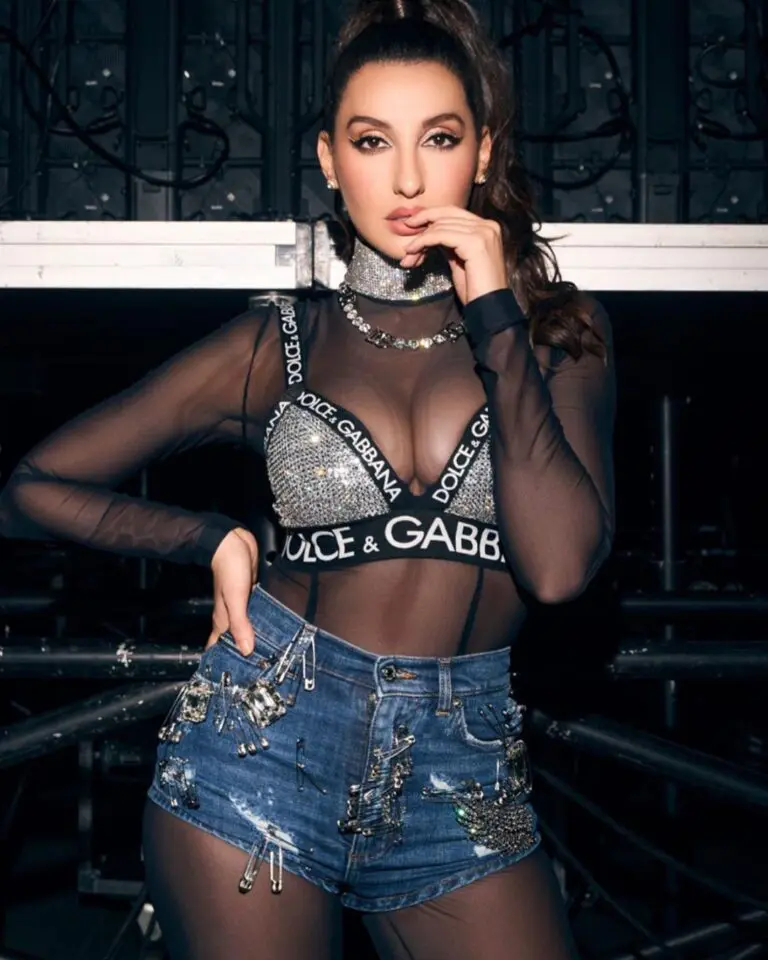 Bomb Shell Nora Fatehi Hot Photos in Black