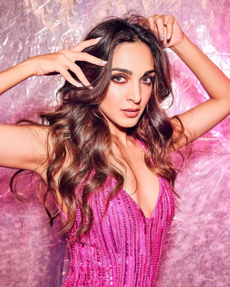 Kiara Advani Shines in Sparkling Pink Outfit wows Netizens