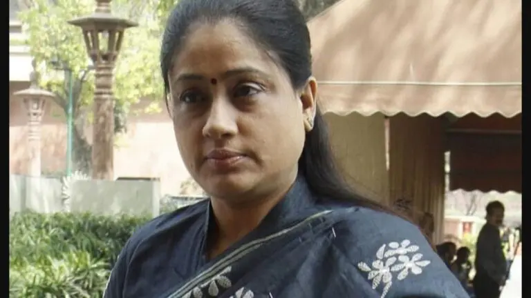 Vijaya Shanthi: రానా నాయుడు చేసిన వెంకటేష్, రానాలపై నటి విజయశాంతి ఫైర్
