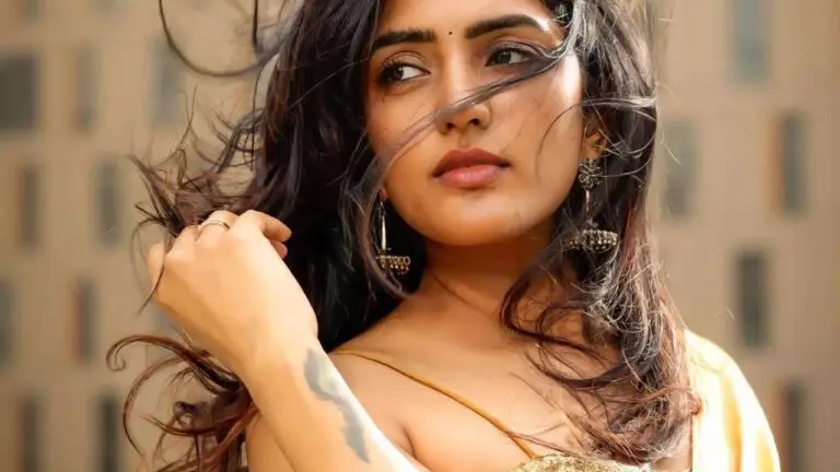 Telugu speaking actors are not getting the offers in Tollywood says Eesha Rebba