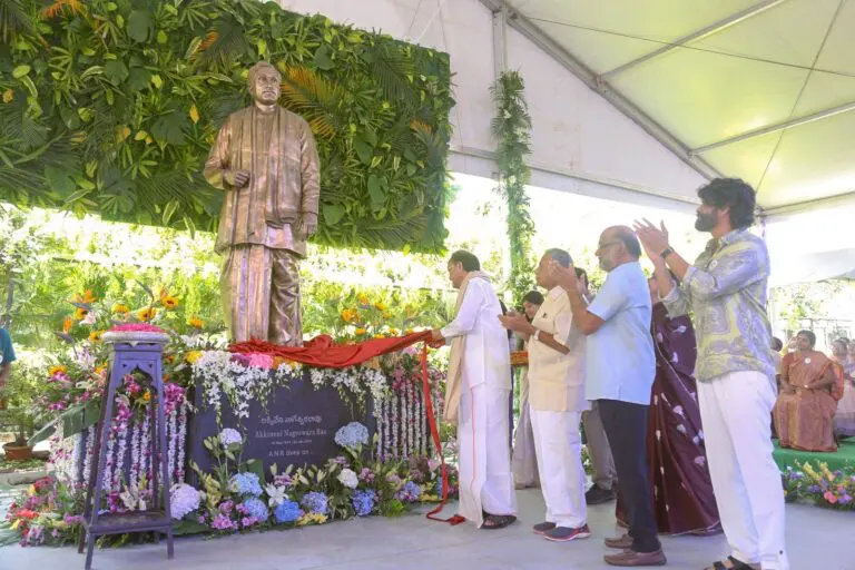 Former Vice President Venkaiah Naidu unveils the statue of legendary Akkineni Nageswara Rao