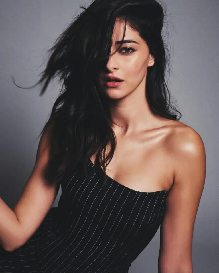 Glamour Unleashed: Ananya Pandey Stuns in Captivating Black Clicks