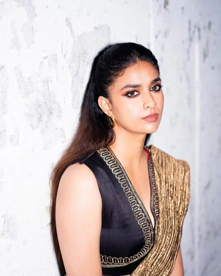 Timeless Beauty: Keerthy Suresh Dazzles in Black Saree Gallery