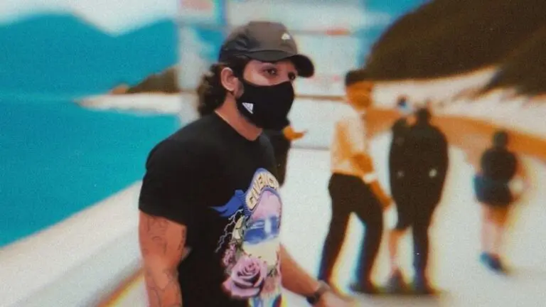 Allu Arjun New Look కాంట్రవర్షియల్ గా మారిన అల్లు అర్జున్ న్యూ లుక్