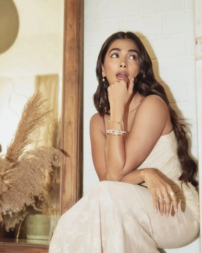 Radiant in Cream: Pooja Hegde image 7