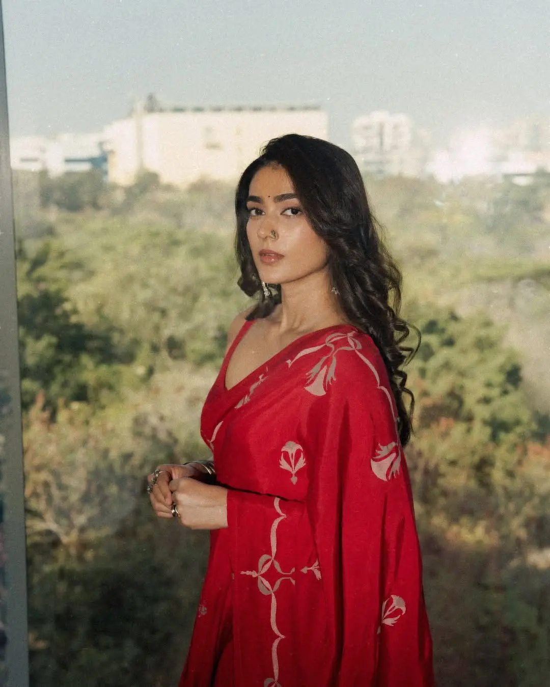 Radiant in Red: Aakanksha Singh Feature Image