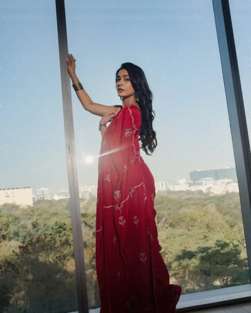 Radiant in Red: Aakanksha Singh image 3