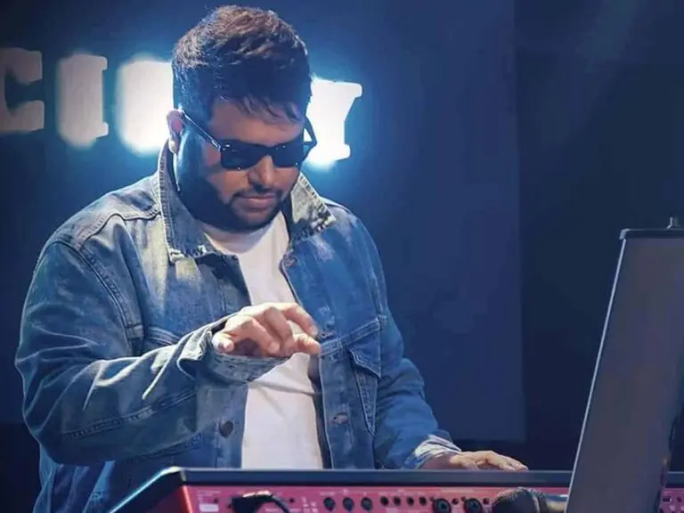 Thaman Returns to Acting
