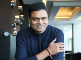 Vamshi Paidipally director gap after Varisu Vamshi Padipally did not work with small heroes. Now, Vamshi Paidipally is said to be trying for the film Pawan Kalyan. Producer Dil Raju has dates with Pawan, and all of Vamshi Paidipally's films have come under Raju's banner. So, the strong buzz is that Vamsi Paidipally is preparing a script for Pawan Kalyan, and we need to wait to see how things move forward.