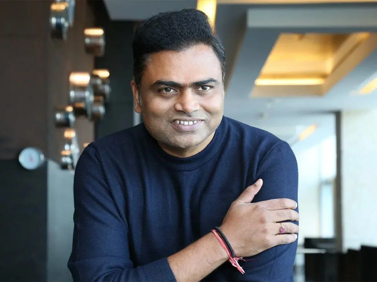 Director Vamshi Paidipally to work with Pawan Kalyan Vamshi Paidipally director gap after Varisu Vamshi Padipally did not work with small heroes. Now, Vamshi Paidipally is said to be trying for the film Pawan Kalyan. Producer Dil Raju has dates with Pawan, and all of Vamshi Paidipally's films have come under Raju's banner. So, the strong buzz is that Vamsi Paidipally is preparing a script for Pawan Kalyan, and we need to wait to see how things move forward.