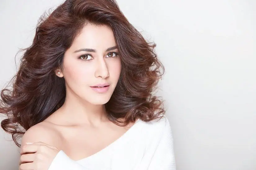 Raashii Khanna’s Latest Insta Status Goes Viral Raashii Khann's cryptic Instagram story goes viral. Fans think Raashii Khanna is having a relationship. Recently, many actresses have been revealing details about their relationships on social media by dropping small hints. Similarly, Raashii’s new Instagram story has gone viral, with some netizens speculating that the person she is hugging in the picture might be her boyfriend. However, the truth behind these rumors is yet to be known.
