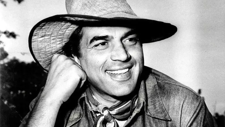 Legendary Icon Dharmendra Passes Away