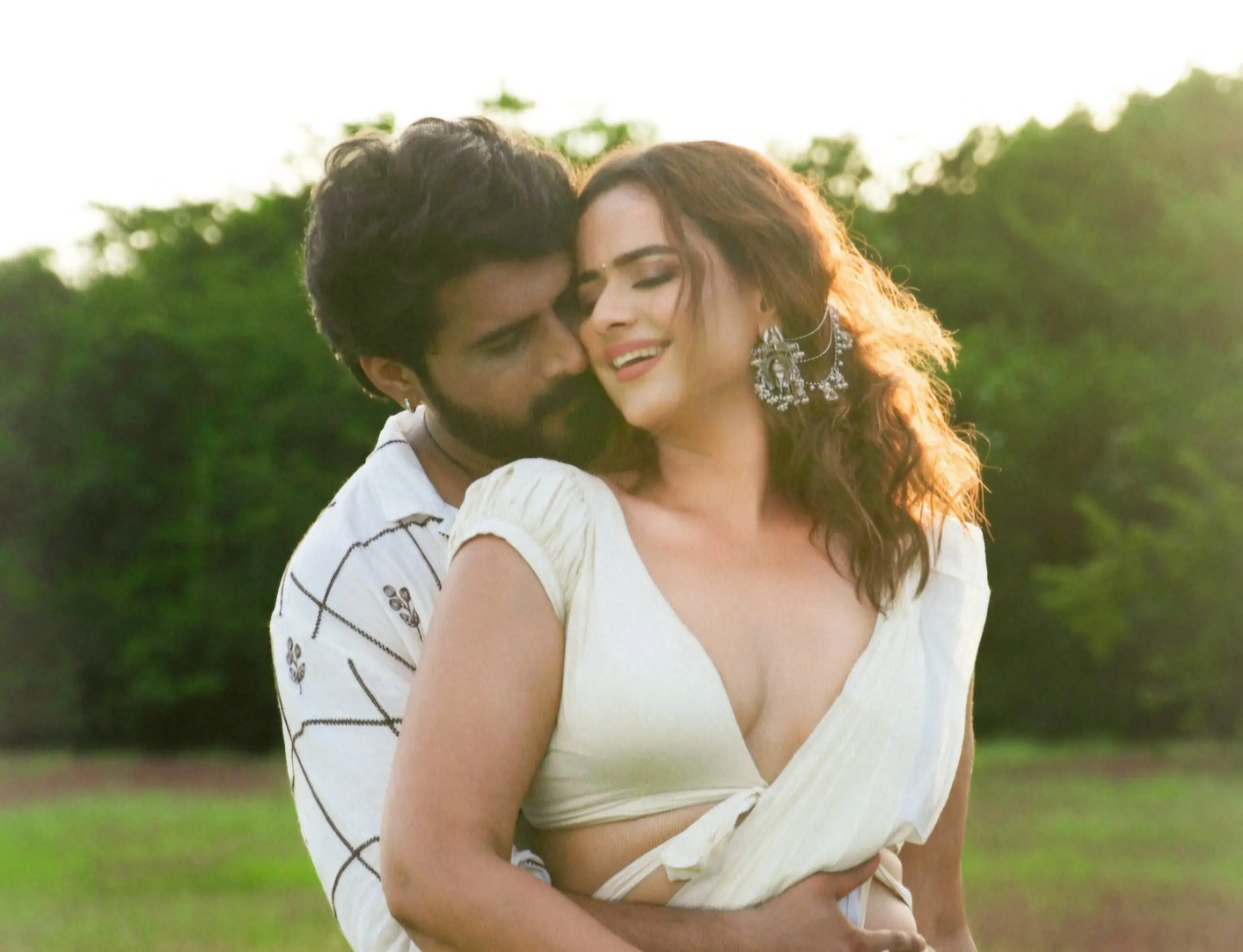 Prachi Tehlan and Nikhil Maliyakkal Cast a Spell in Thenela Vanala Feature Image