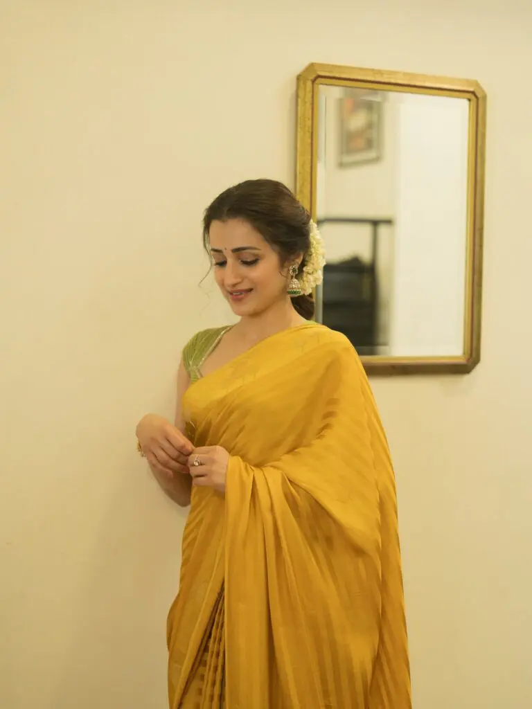 Trisha Krishnan latest photos