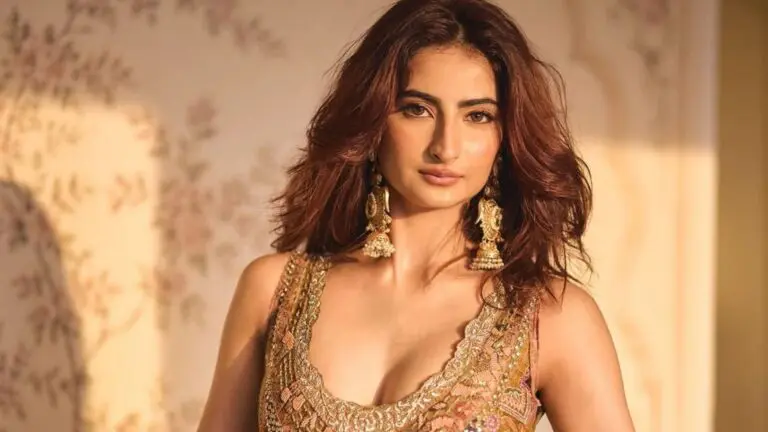 Palak Tiwari Turns Heads With Her Sultry Ethnic Look [HD Pics]