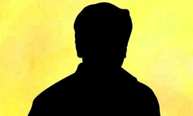 That Hero is now Director for his film
