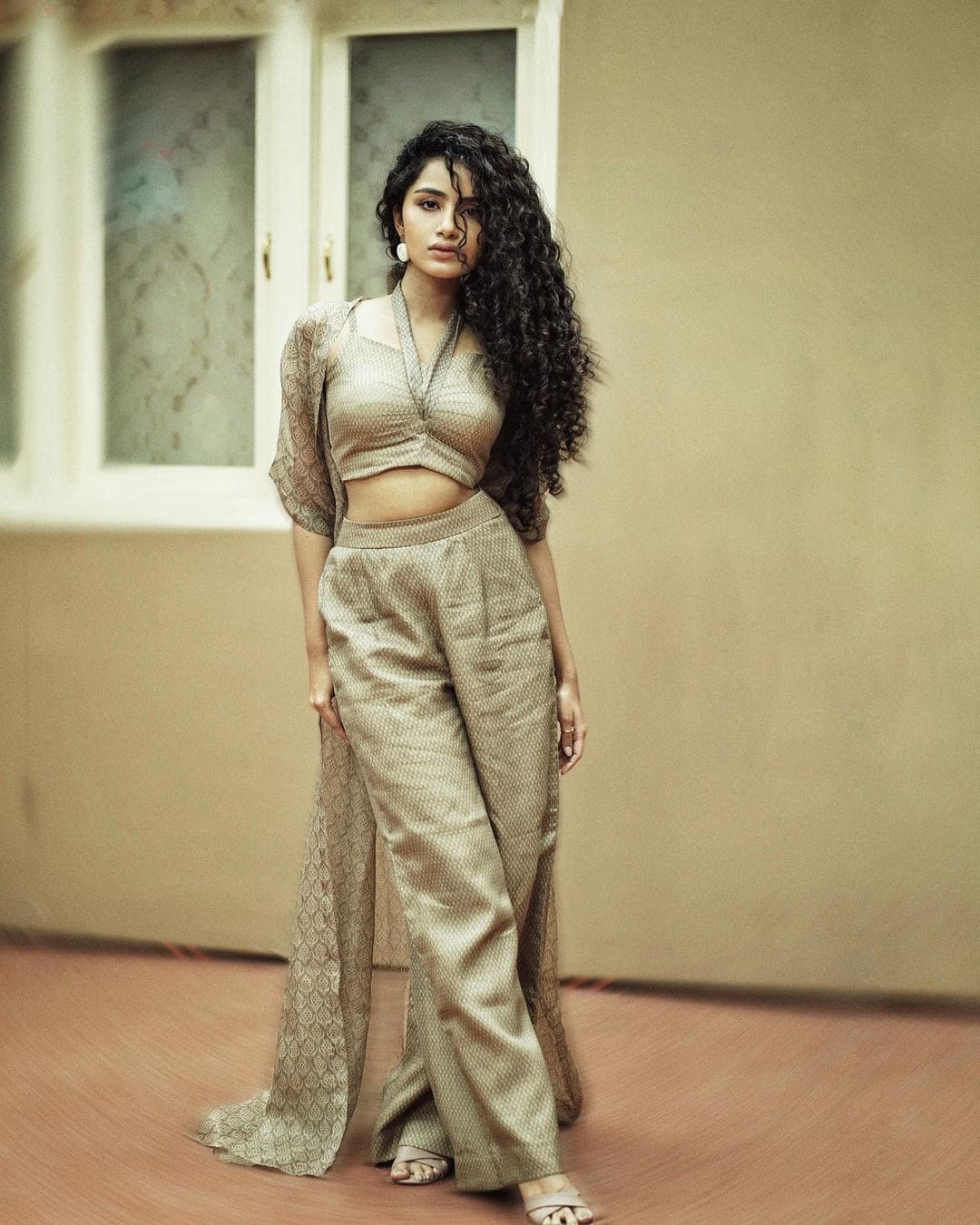 Ever gorgeous Anupama Parameswaran shines in latest photos - TrackTollywood