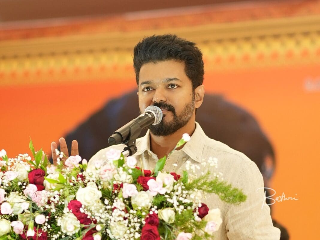 Thalapathy Vijay Wins Everyone Hearts With Student’s Meet - Tracktollywood