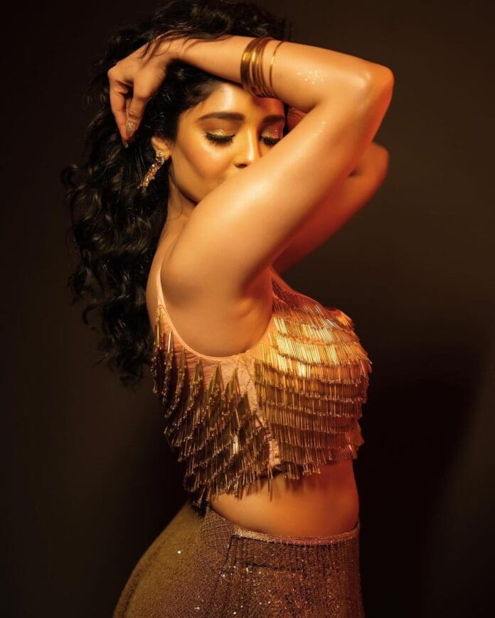 Ritika Singh Fuses Elegance and Sensuality in Her Photoshoot