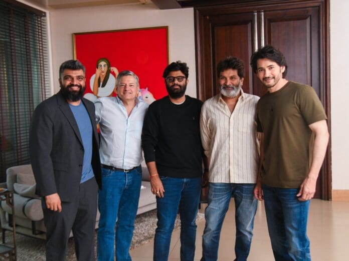 Netflix CEO Ted Sarandos met Mahesh Babu.