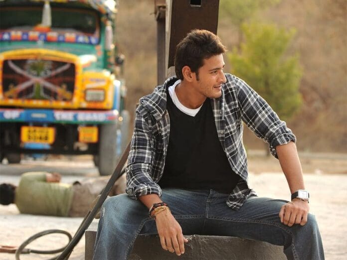 Khaleja's re-release advance bookings are going on a phenomenal note, as the film opened to a massive response wherever the bookings are opened. The ticket sales are like a new release in Book My Show and other ticket apps. The film, directed by Trivikram, has even crossed 2 Cr in advance bookings already for the opening day, and the advances are also very good for the weekend. Mahesh Babu's Khaleja is eyeing becoming the first film to collect the 10 Cr mark in re-release.