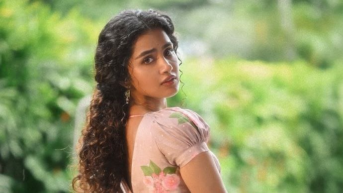 Next, with Kishkindhapuri, Anupama had another box office success. Now, recently in Tamil with Mari Selvaraj's Bison, she scores a big success, and in her homeland, Malayalam, The Pet Detective also scores a success. With such a solid success streak, Anupama Parameswaran had a very good 2025. Last year, the actress surprised everyone with her glamor show in Tillu Square, which was also a solid blockbuster at the box office.