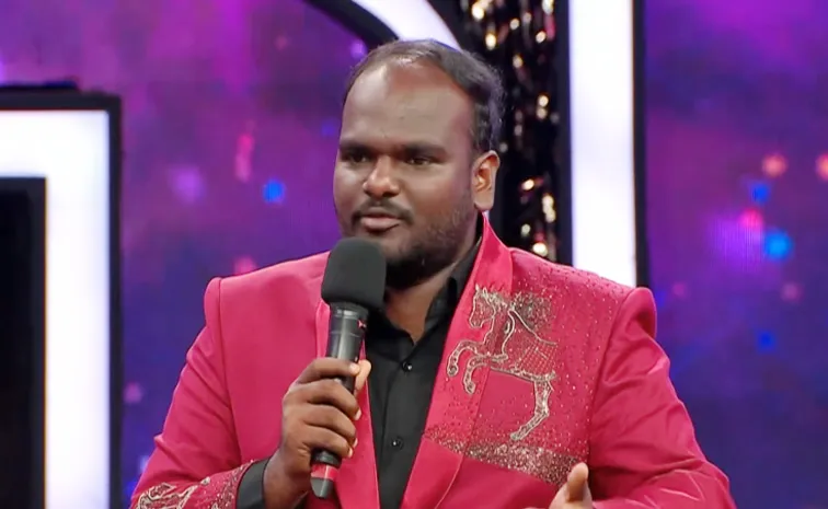 Emmanuel Creates History in Bigg Boss Telugu 9 Bigg Boss Emmanuel has not been nominated for 9 weeks in Bigg Boss Telugu 9. Fans are thrilled by Emanuel’s record. From their point of view, staying out of nominations builds confidence and increases the chances of staying longer in the house. However, there’s another side to it—not being nominated might affect his vote bank, as viewers may shift their attention to contestants who appear in nominations more often.